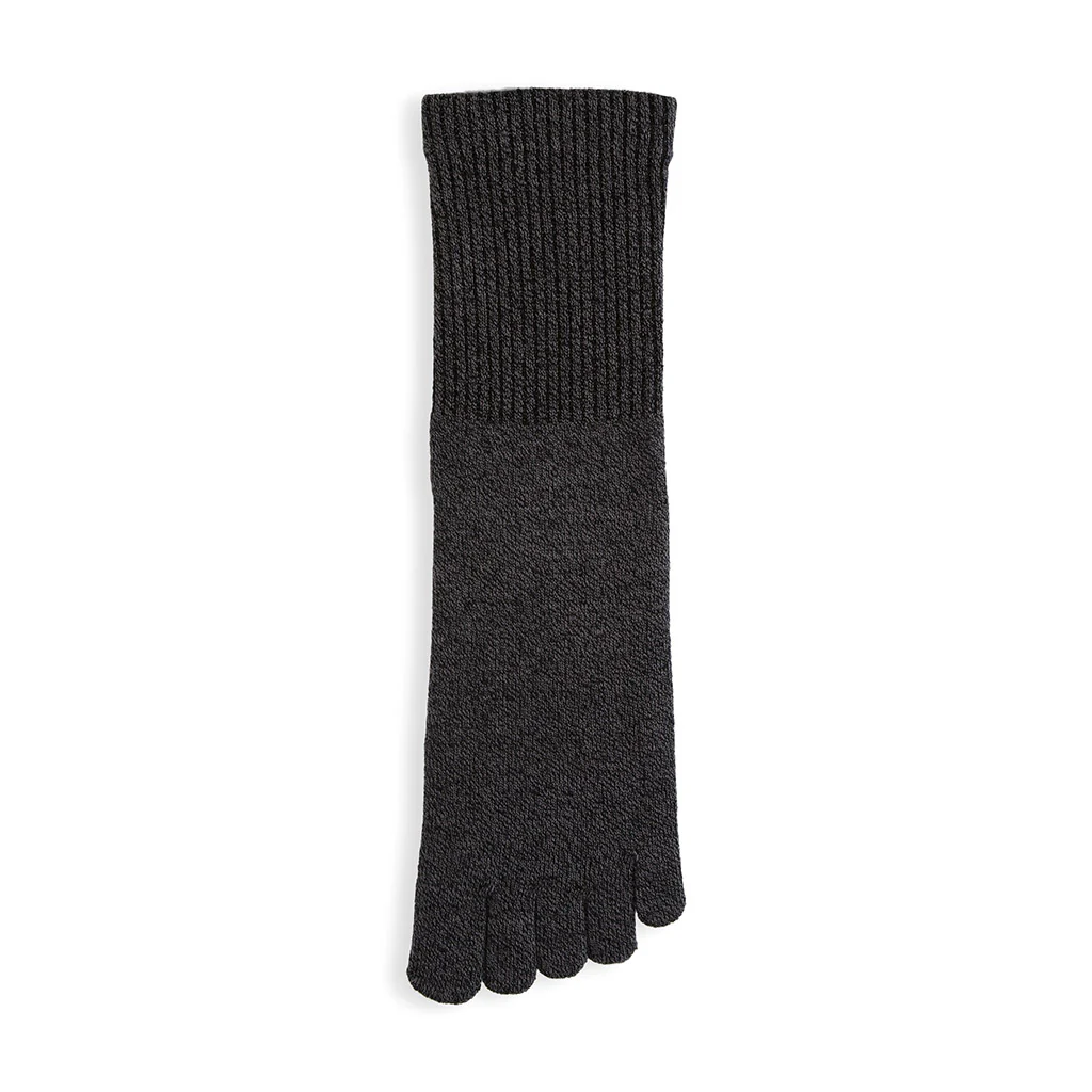 Loose-Fit Cotton Toe  Crew Socks - Image 8