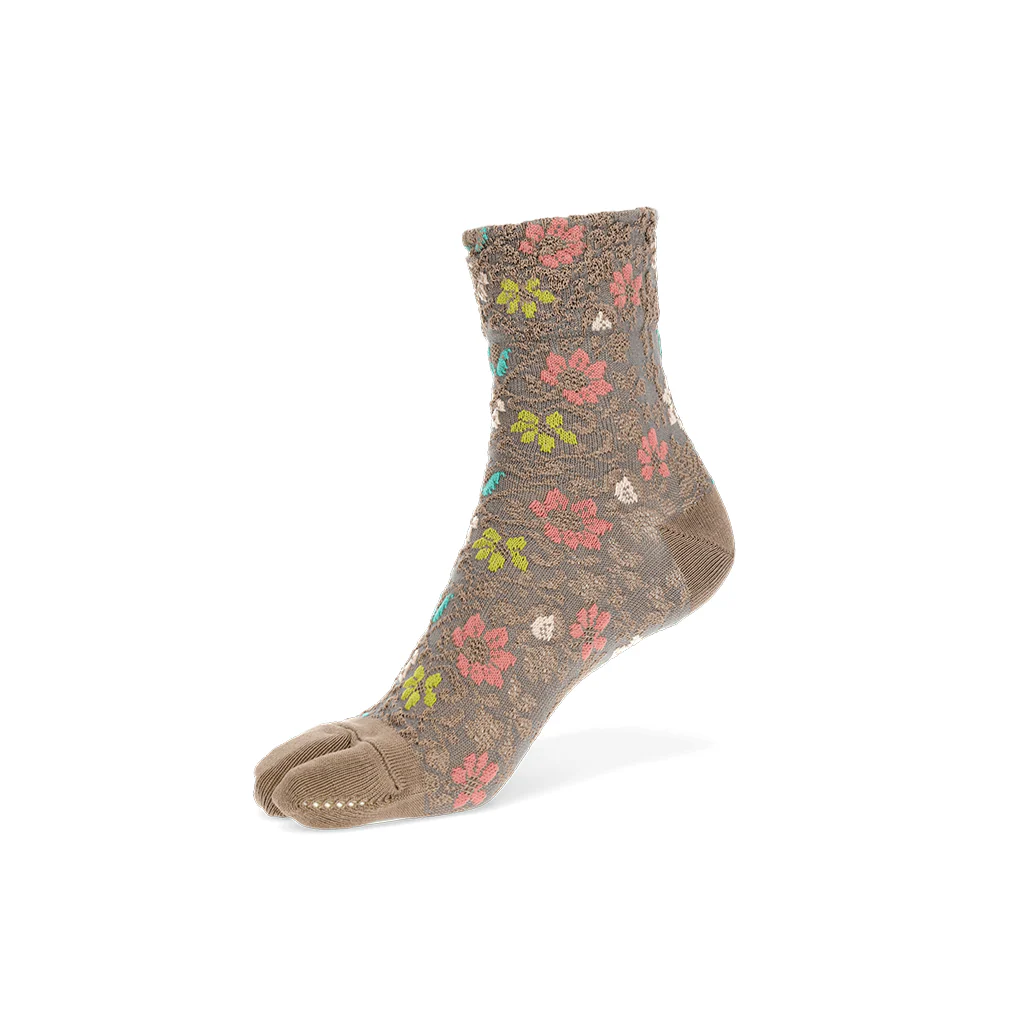 Float Flower Cotton Tabi Crew Socks - Image 12