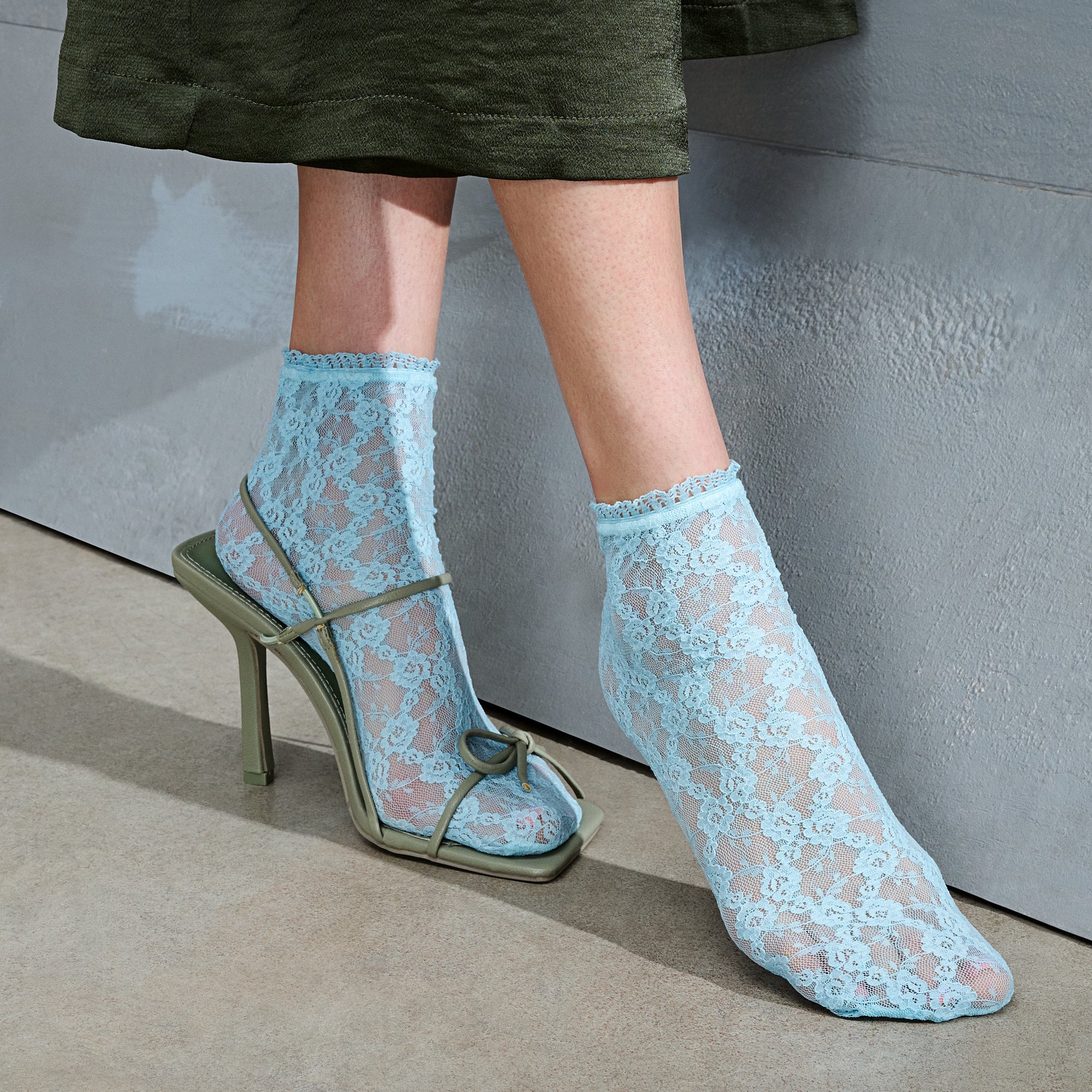 Floral Lace  Quarter Socks - Image 3