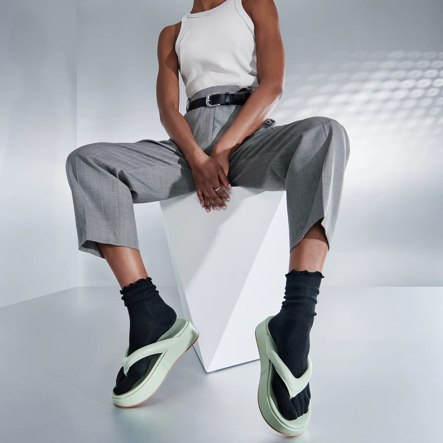 Loose-Fit Cotton Toe Crew Socks - Image 3