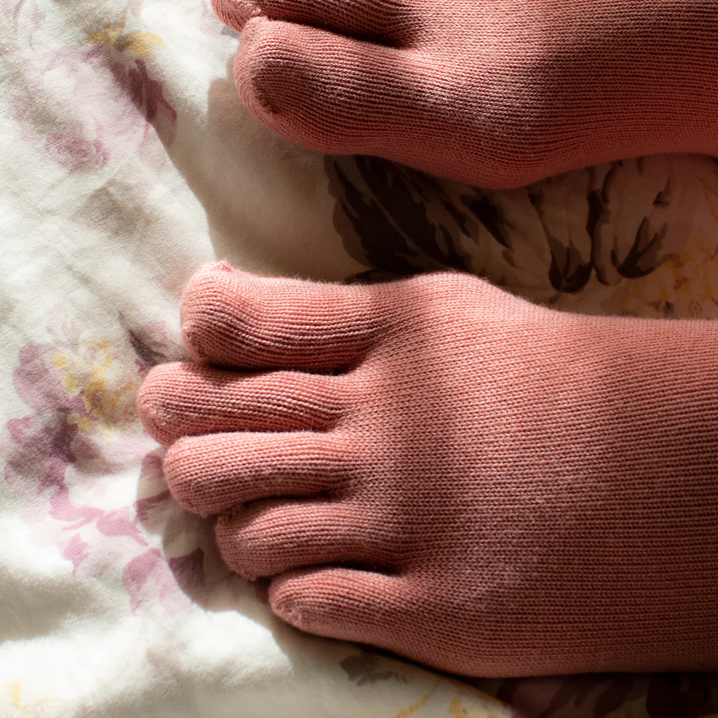 Loose-Fit Cotton Toe Crew Socks - Image 6