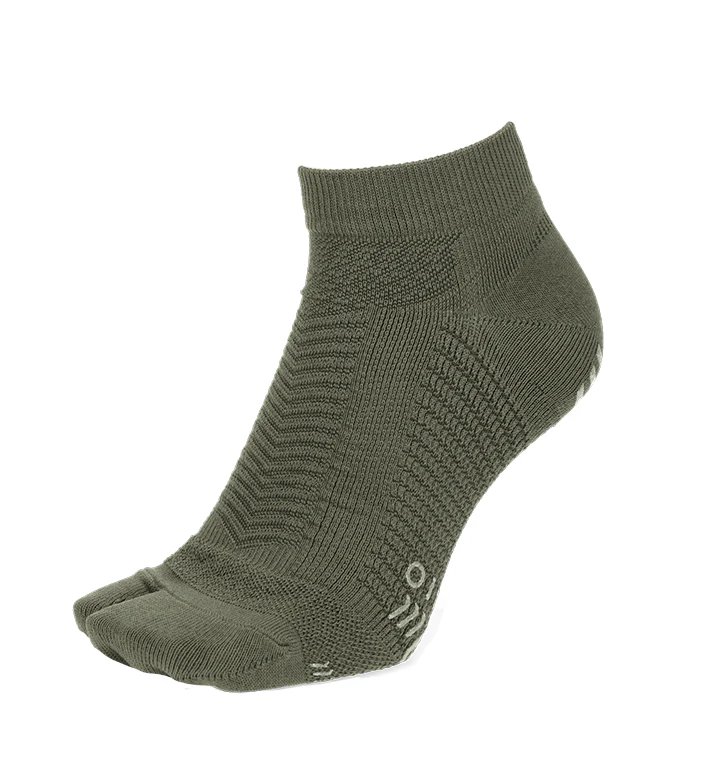 Signature Run Tabi Socks - Image 19
