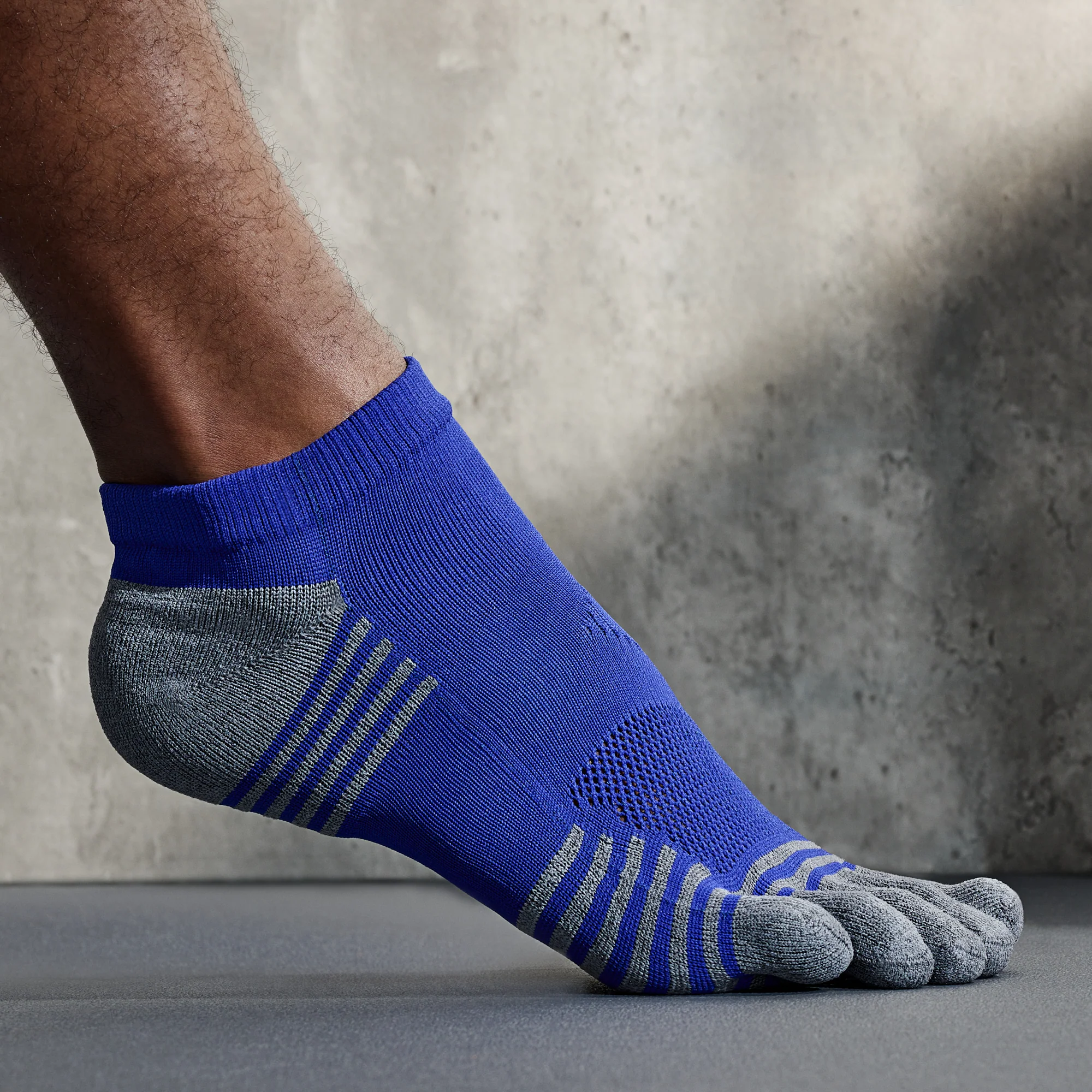 Super Fit Grip Run Toe Socks - Image 4