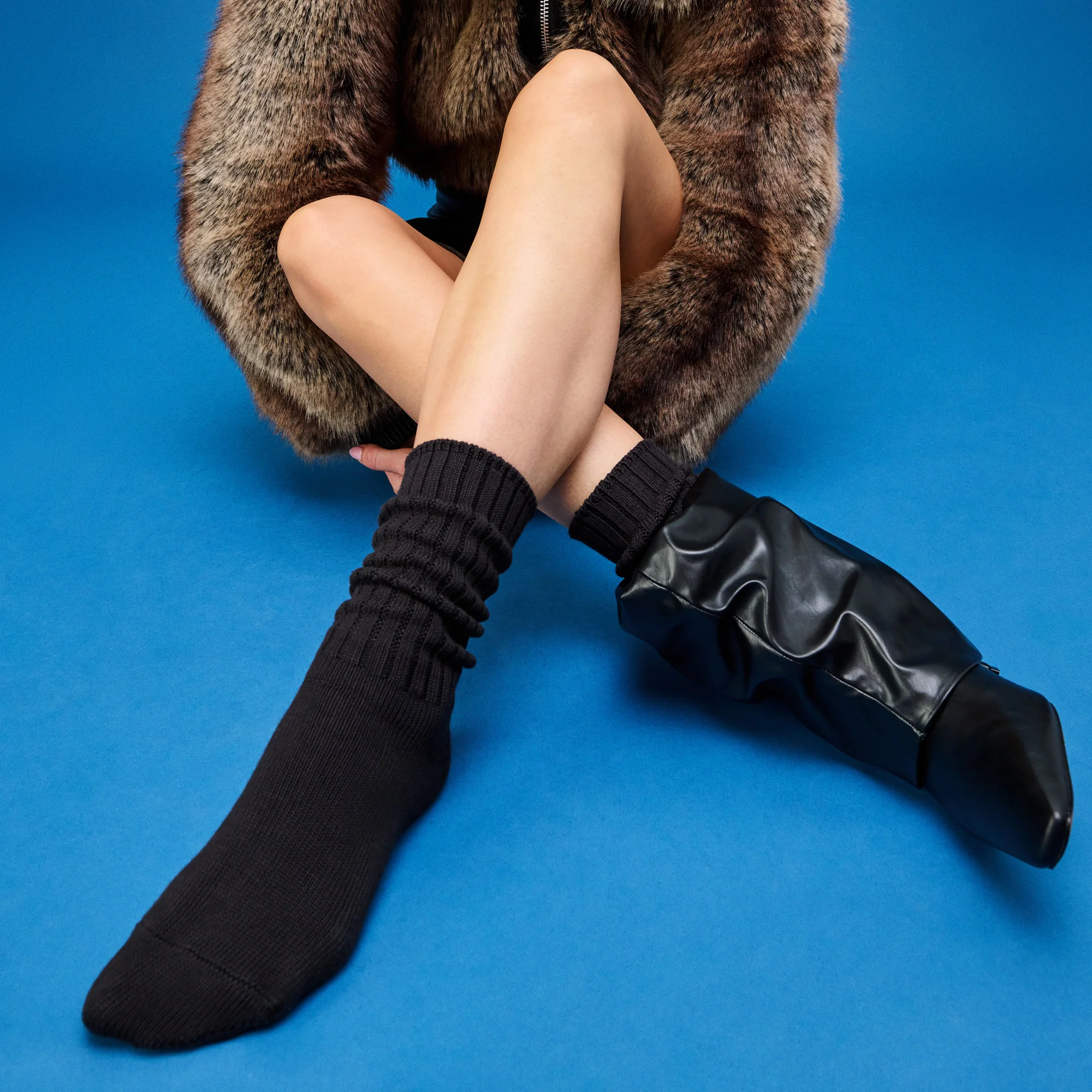 TABIO's COTTON Richell Ribbed Crew Socks - Image 3
