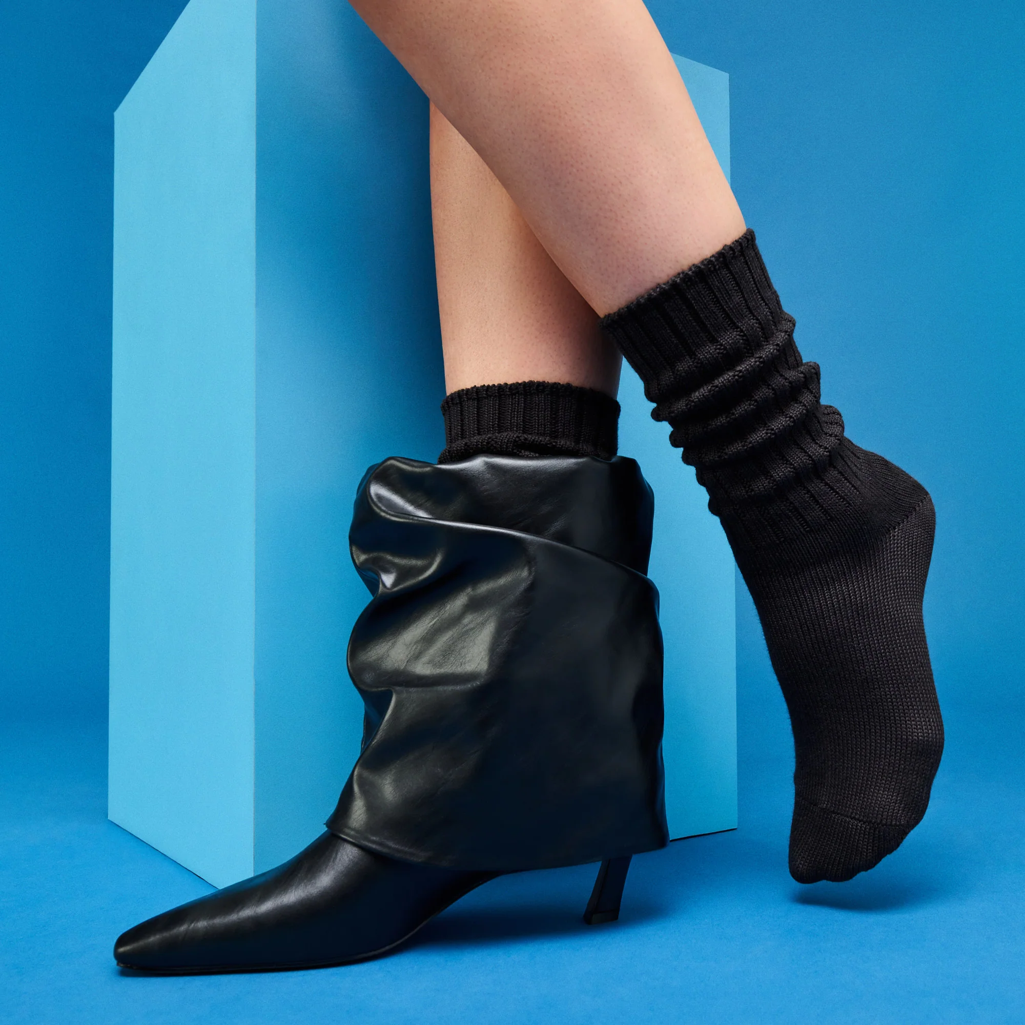 TABIO's COTTON Richell Ribbed Crew Socks - Image 4