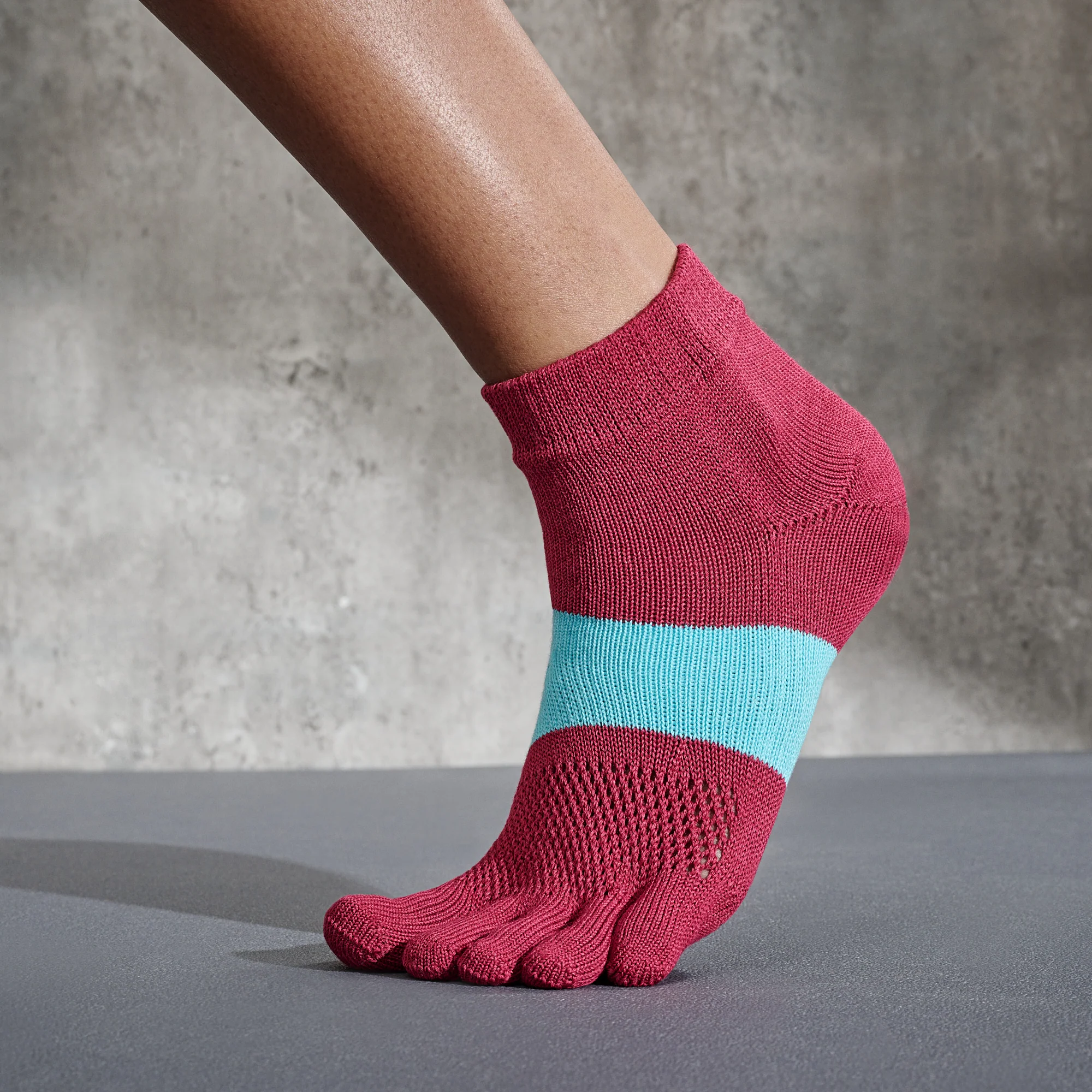 Signature Run Toe  Socks - Image 3