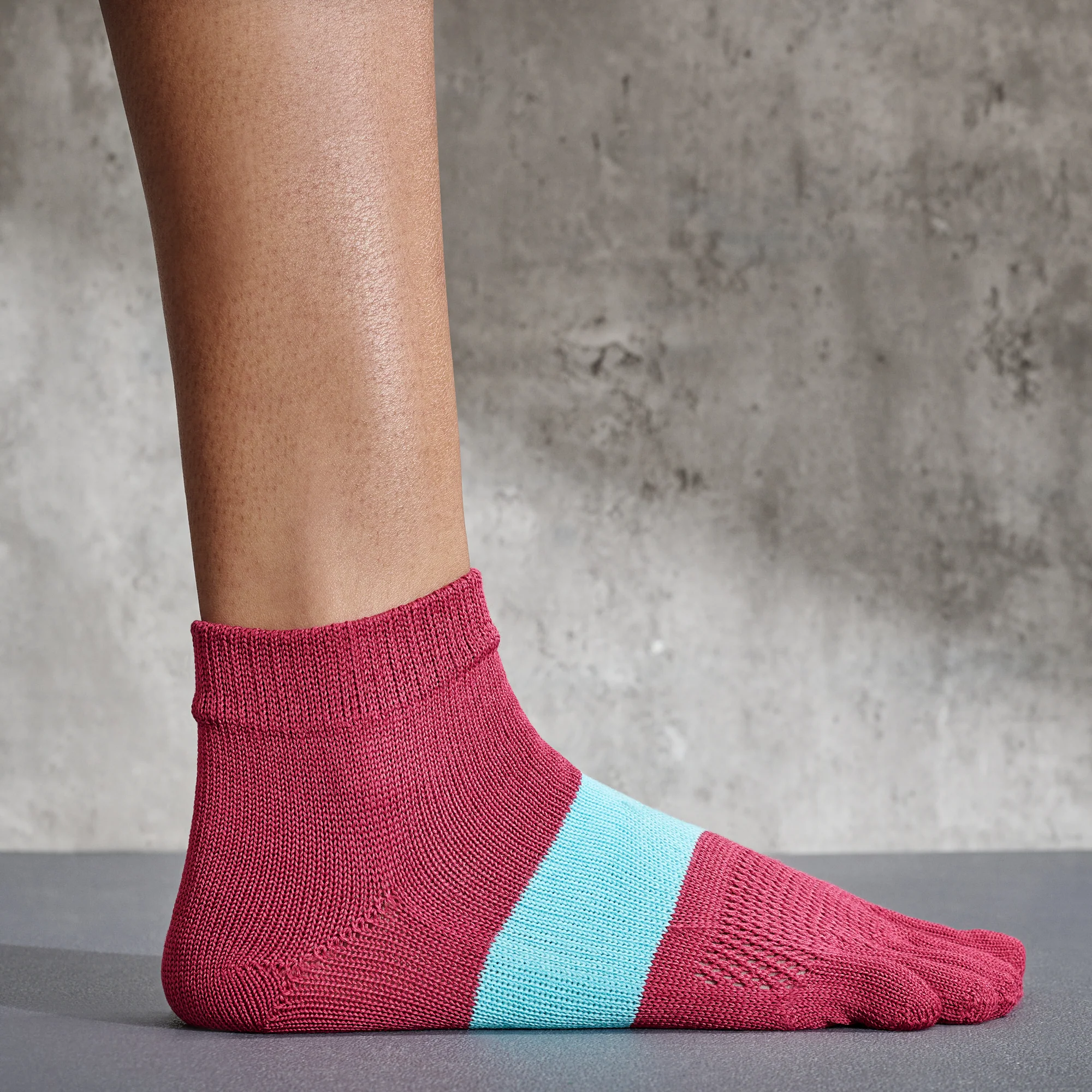 Signature Run Toe  Socks - Image 4