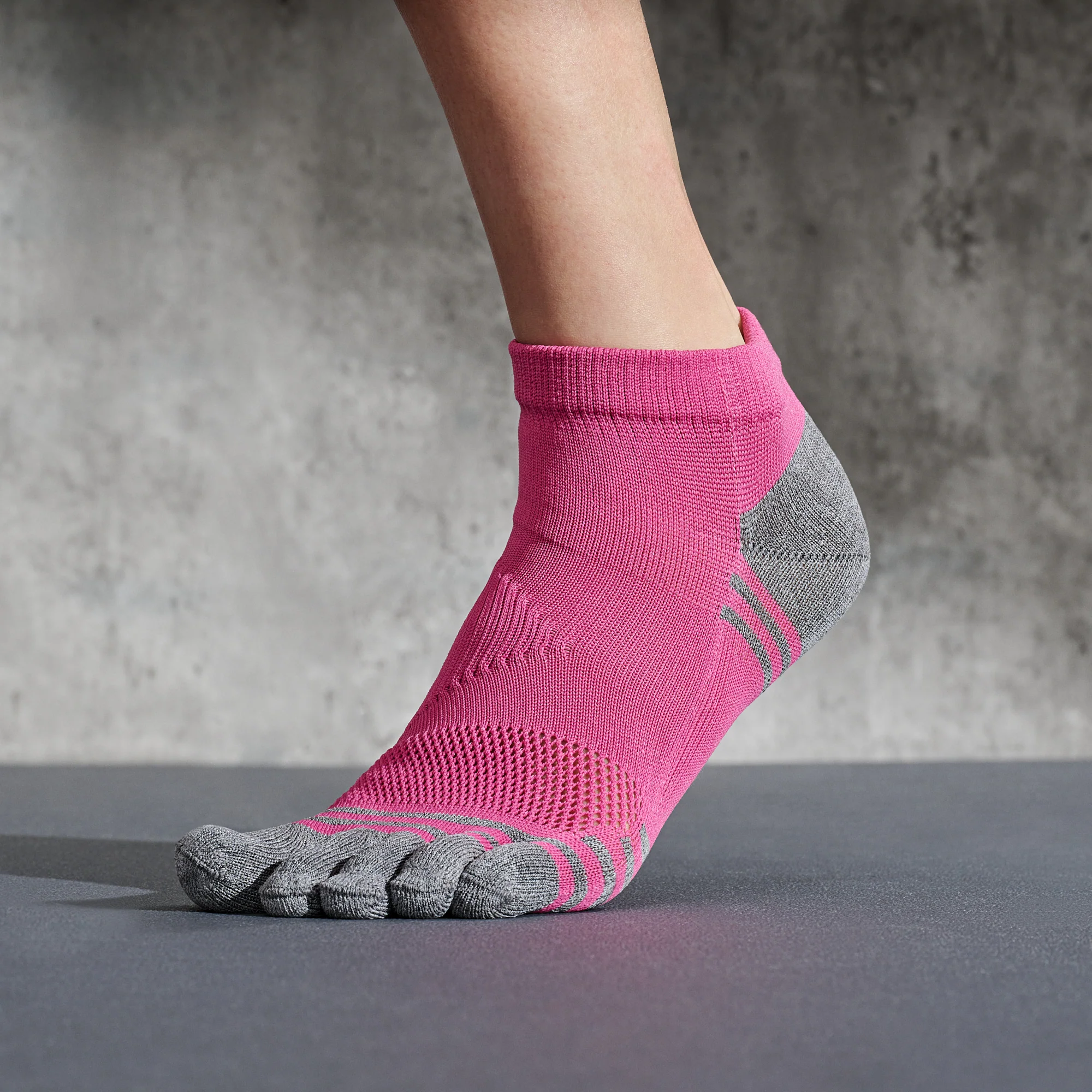 Super Fit Grip Run Toe Socks - Image 3