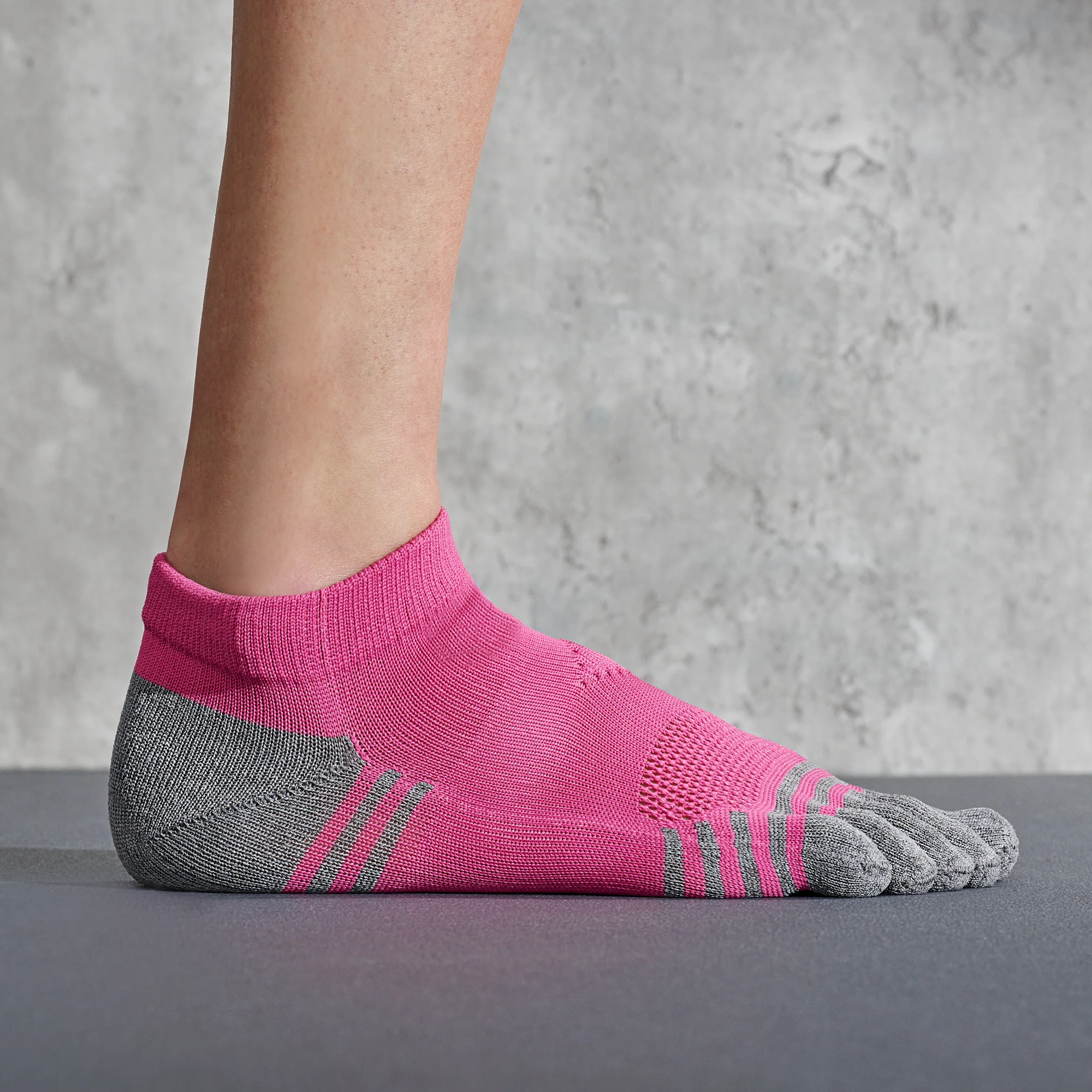 Super Fit Grip Run Toe Socks - Image 4